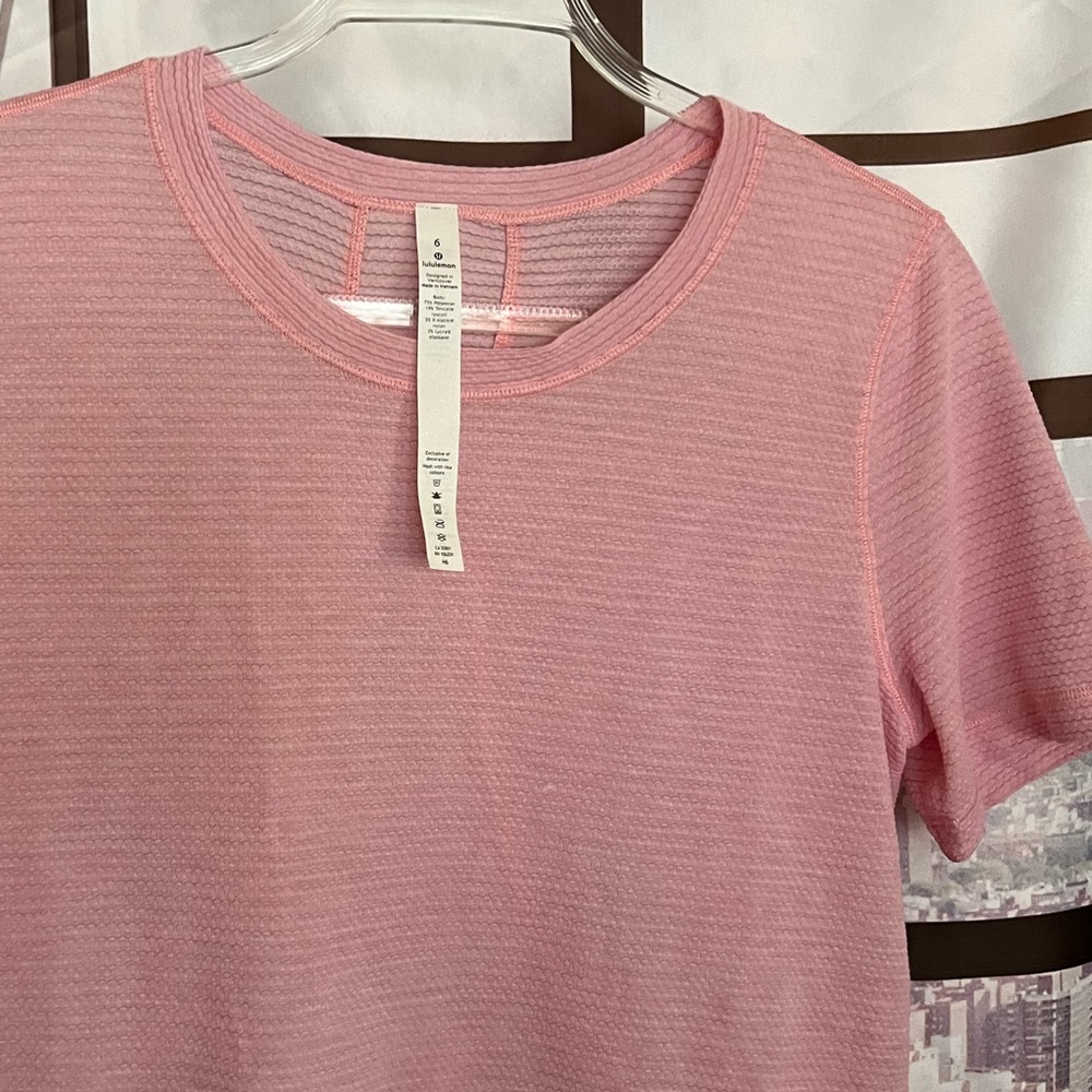 Lululemon, Small FLAW, Soft Pink Thin Tshirt Good Condition Size 6